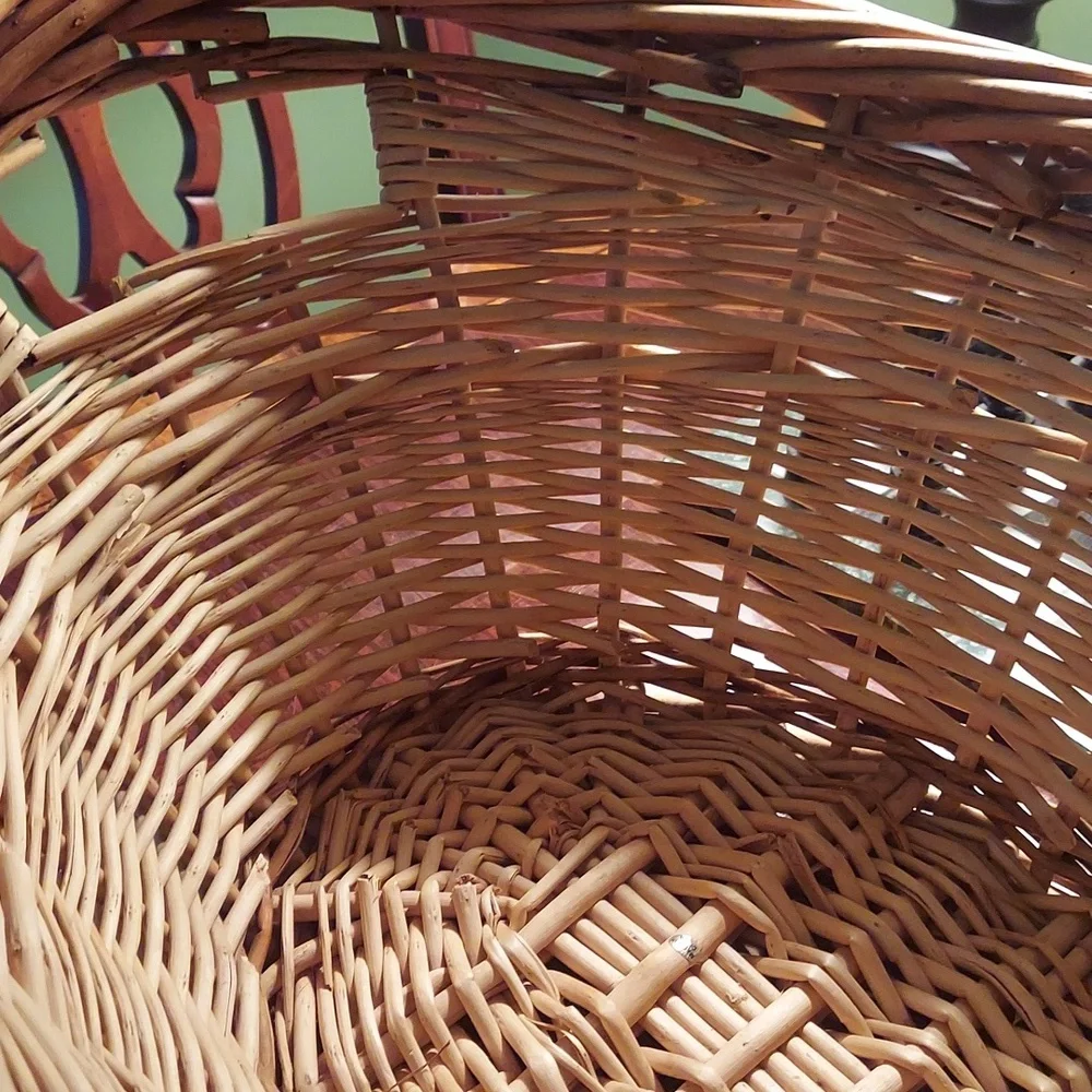 FRENCH LAUNDRY WOVEN WICKER BASKET - 24